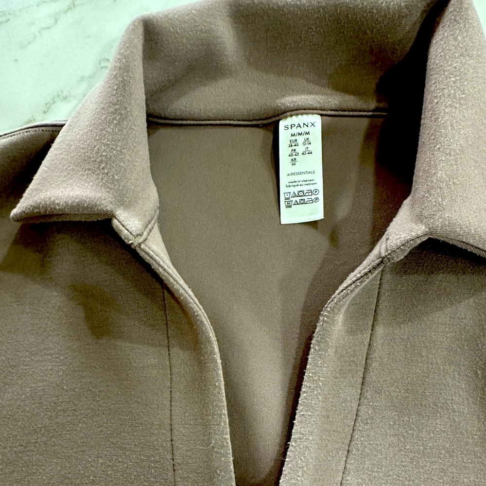 Spanx Air Essential V neck too with matching joggers